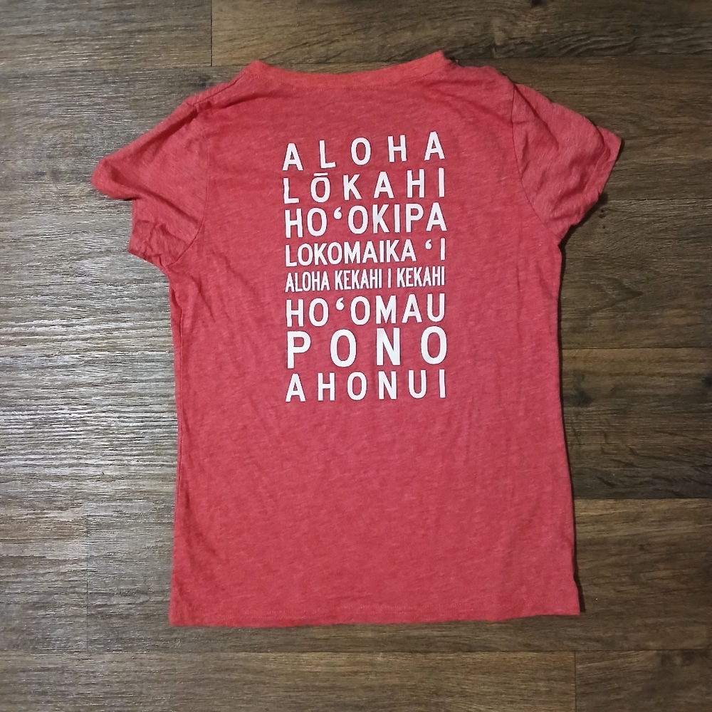 Level Wear Red V-Neck Short Sleeve Hualālai Hawaiian T-Shirt.